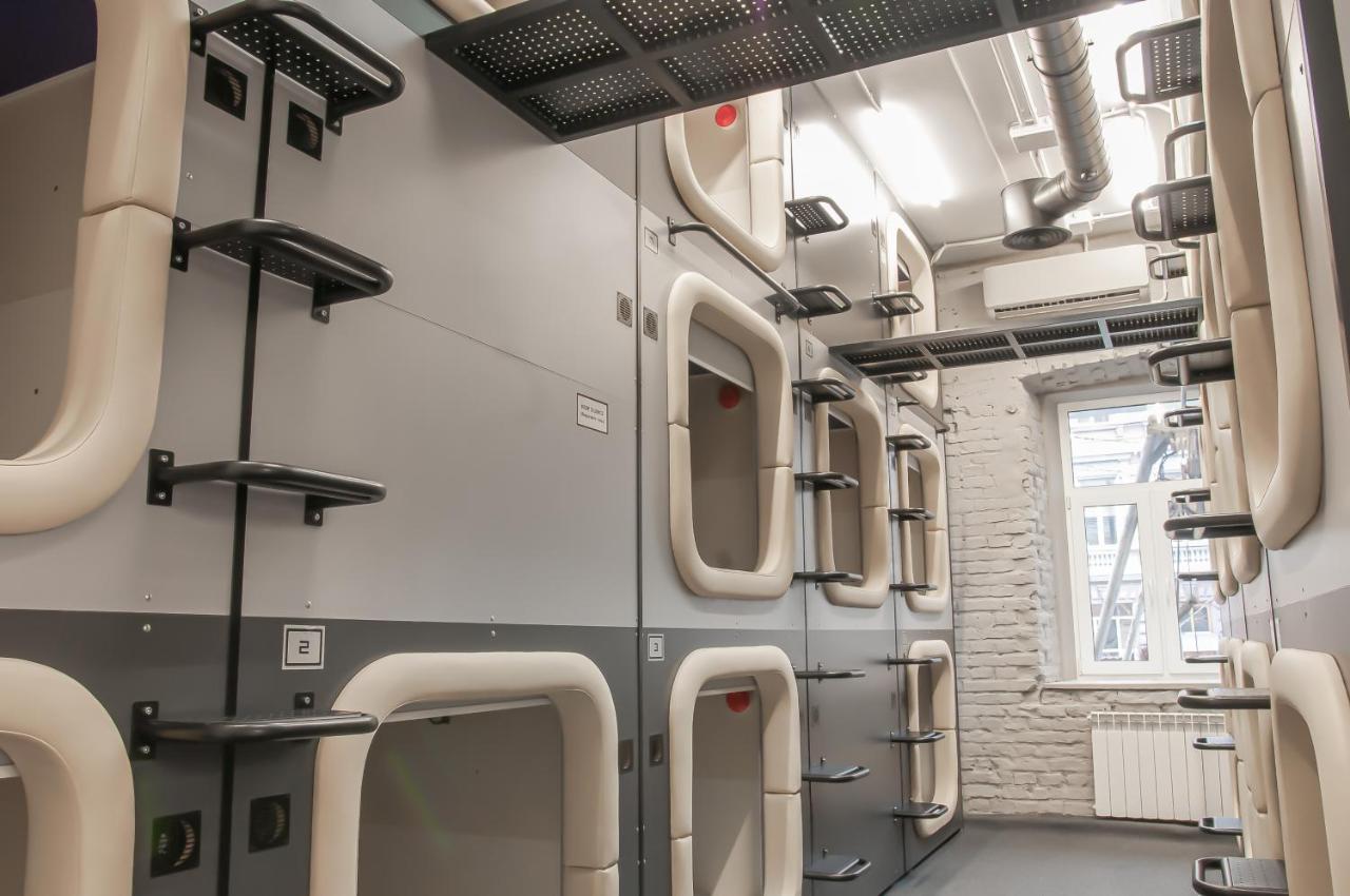 Av-2 Capsule Hotel Kyiv Exterior photo